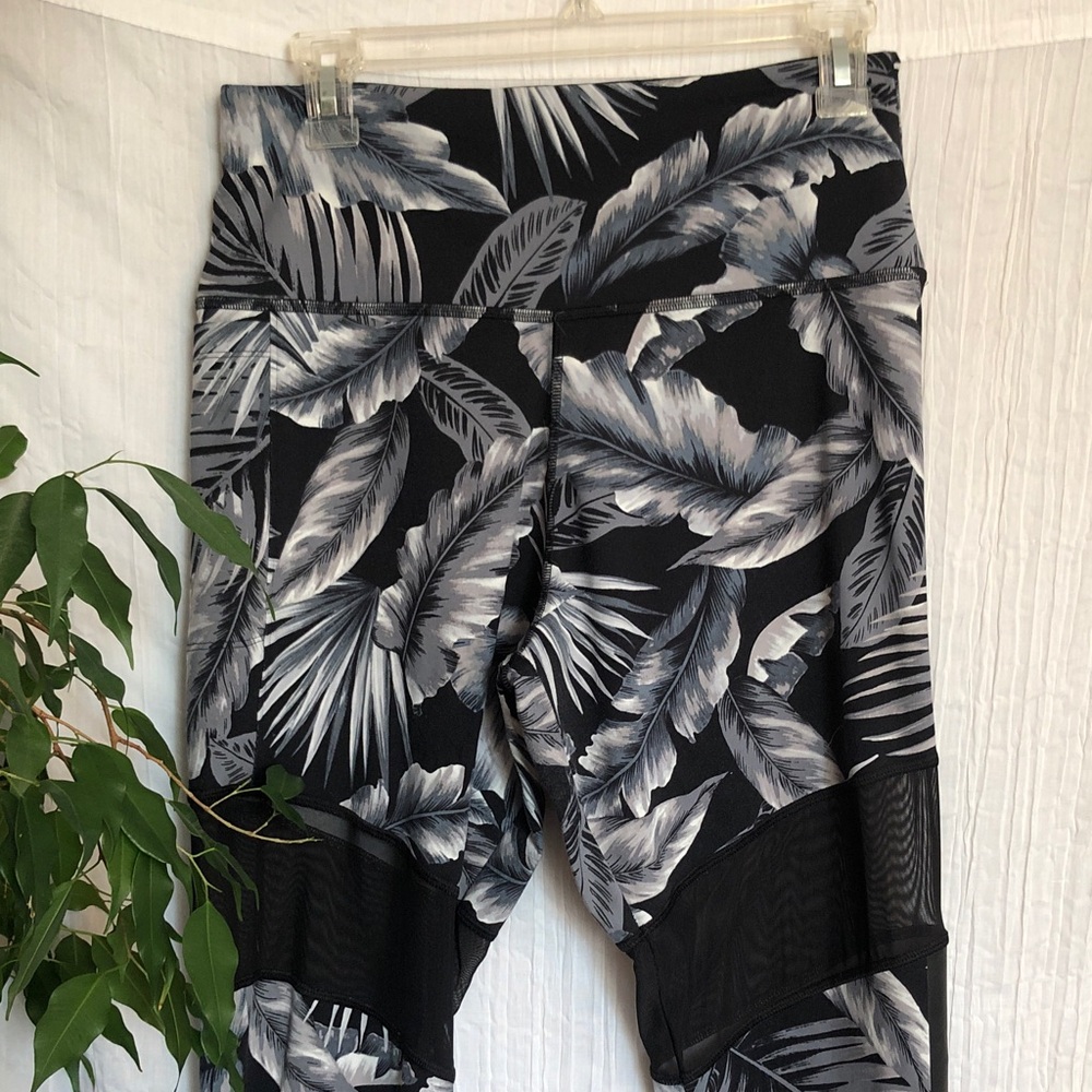 VICTORIA’S SECRET PINK Ultimate size L super stretch leggings work out pants